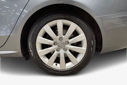 Harmaa Audi A4 2012 kuva 11.