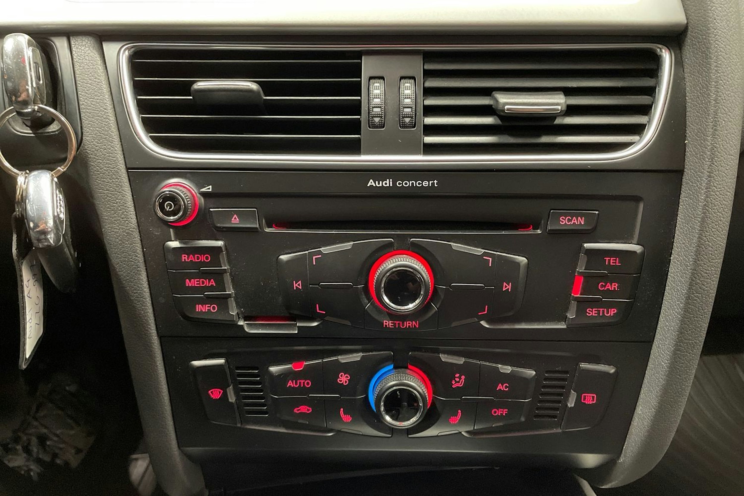 Harmaa Audi A4 2012 kuva 20.