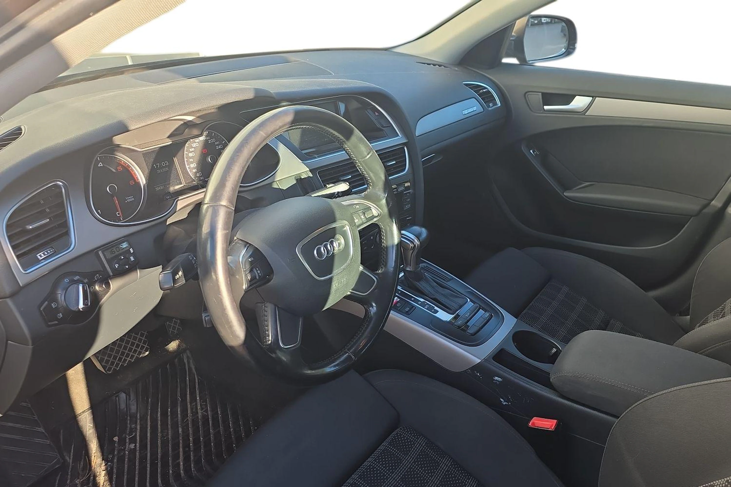 ruskea (beige) Audi A4 2013 kuva 3.