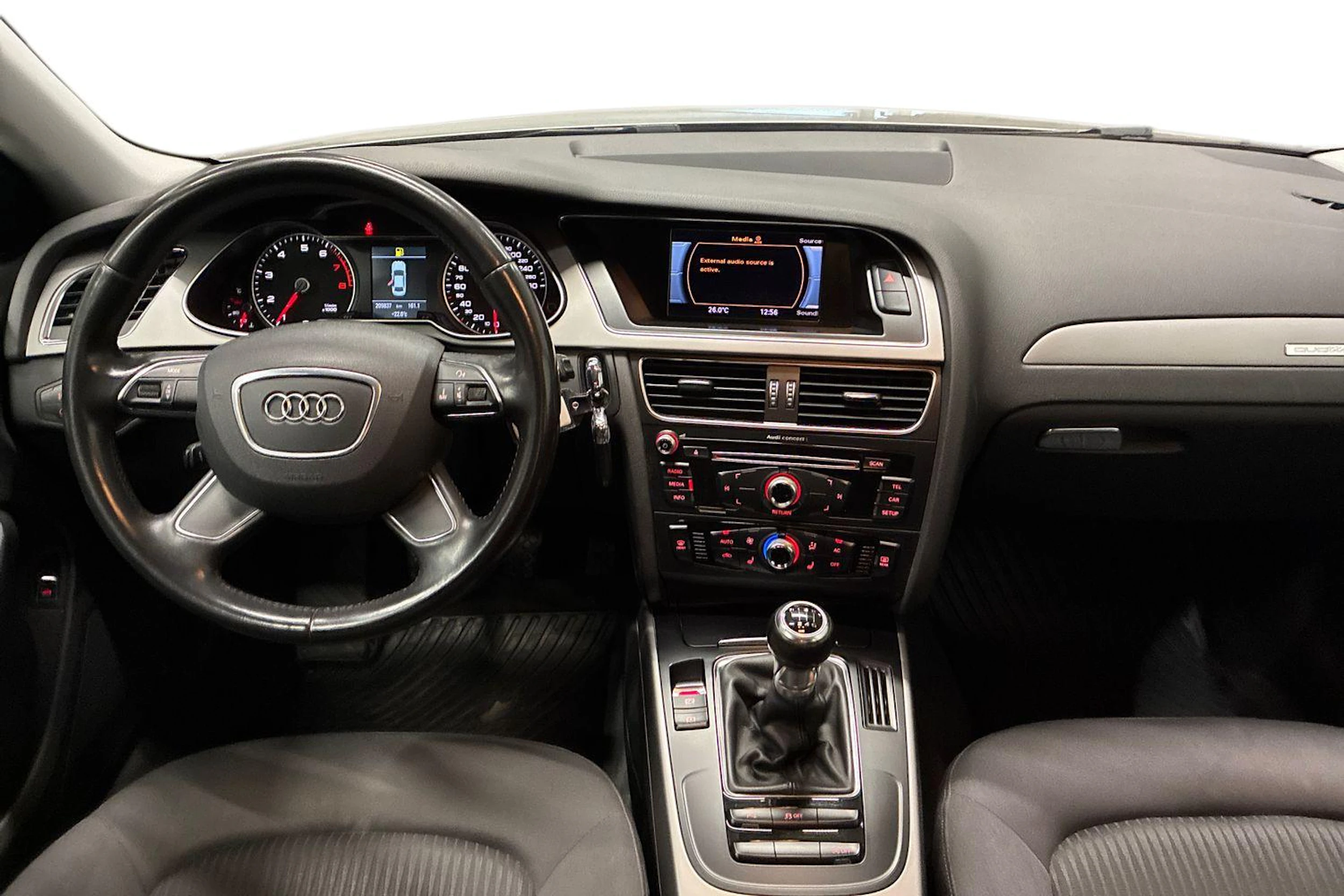 hopea Audi A4 2013 kuva 7.