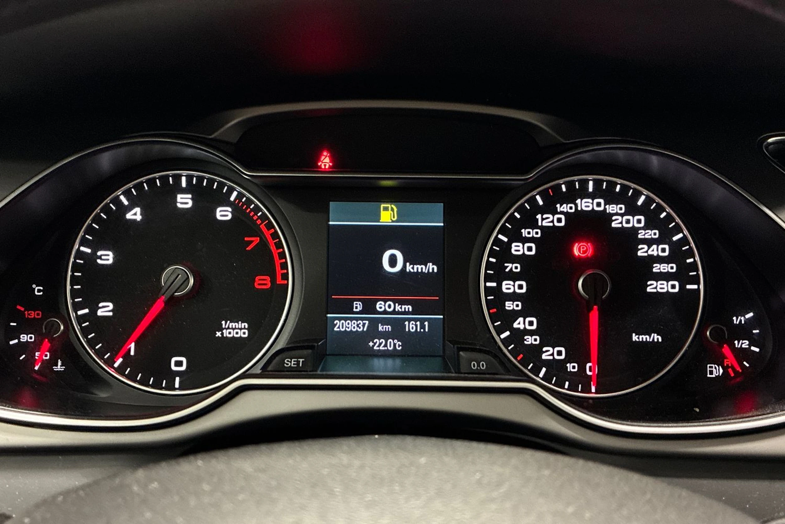 hopea Audi A4 2013 kuva 12.