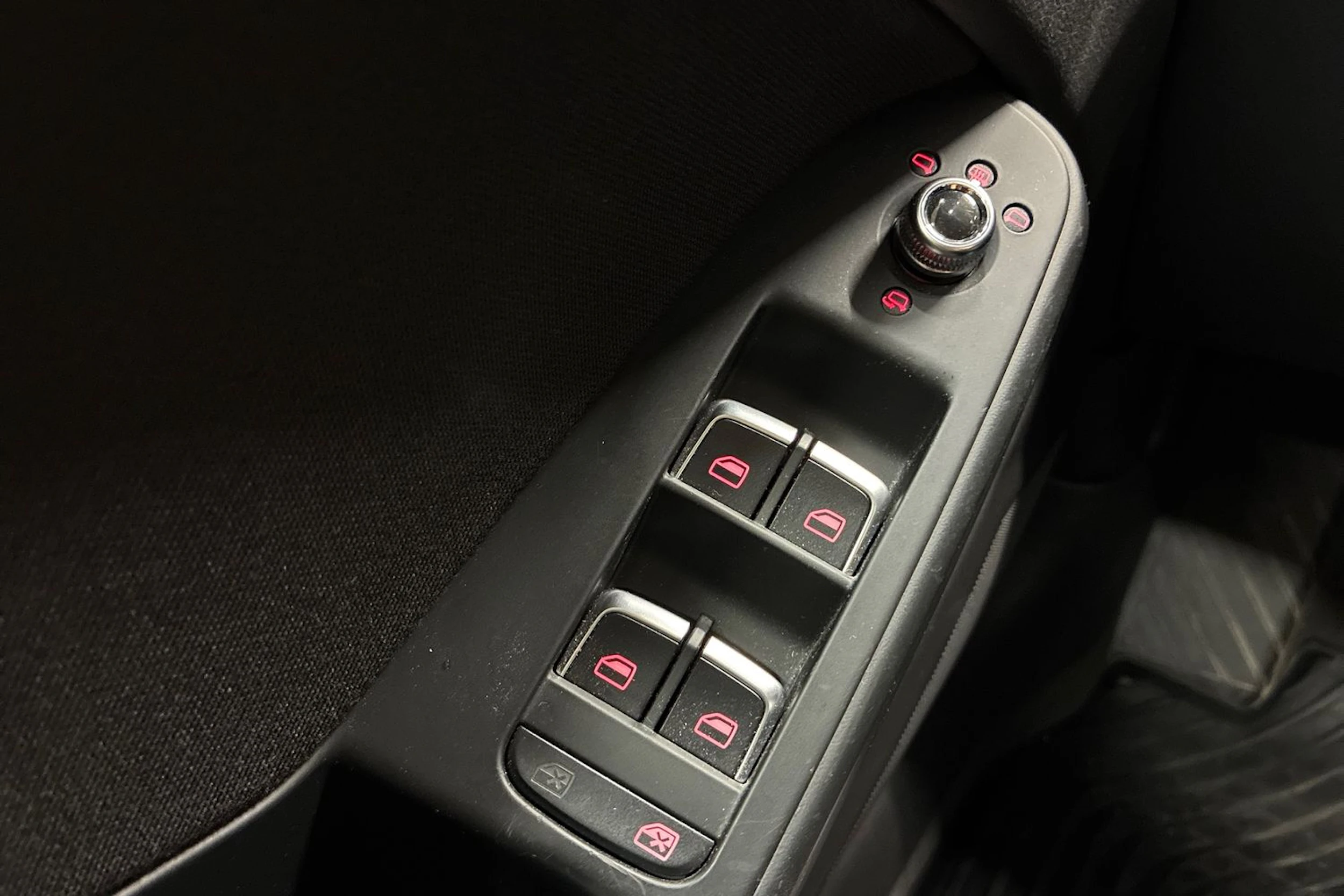 hopea Audi A4 2013 kuva 17.