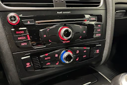hopea Audi A4 2013 kuva 19.