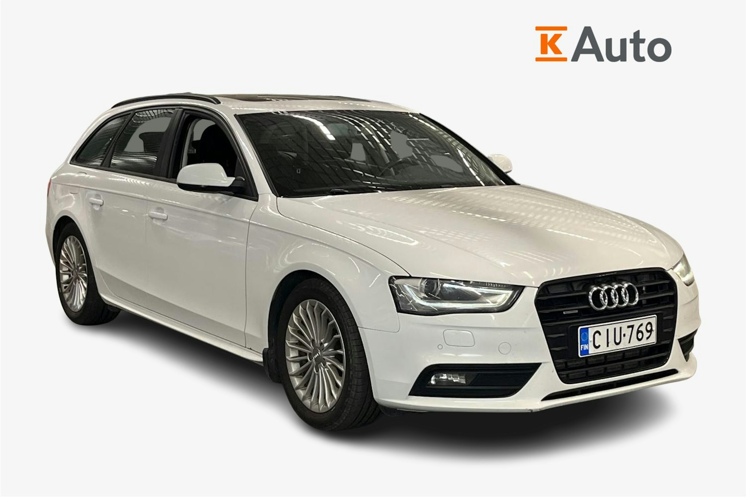 valkoinen Audi A4 2013 kuva 1.