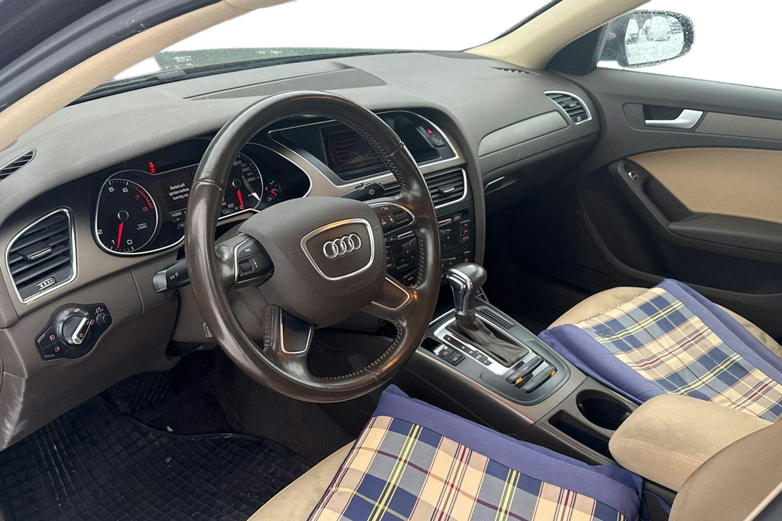 ruskea (beige) Audi A4 2013 kuva 3.