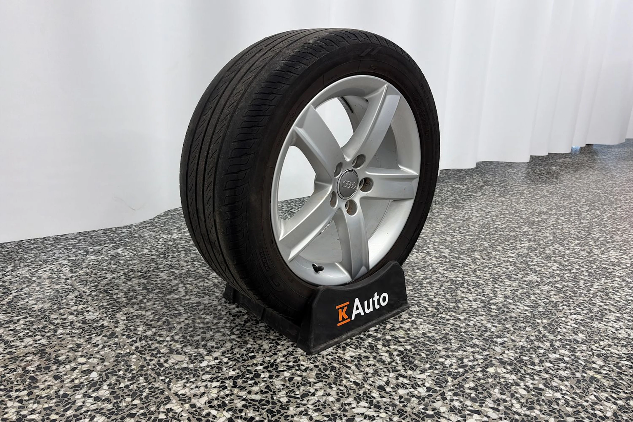 ruskea (beige) Audi A4 2013 kuva 10.