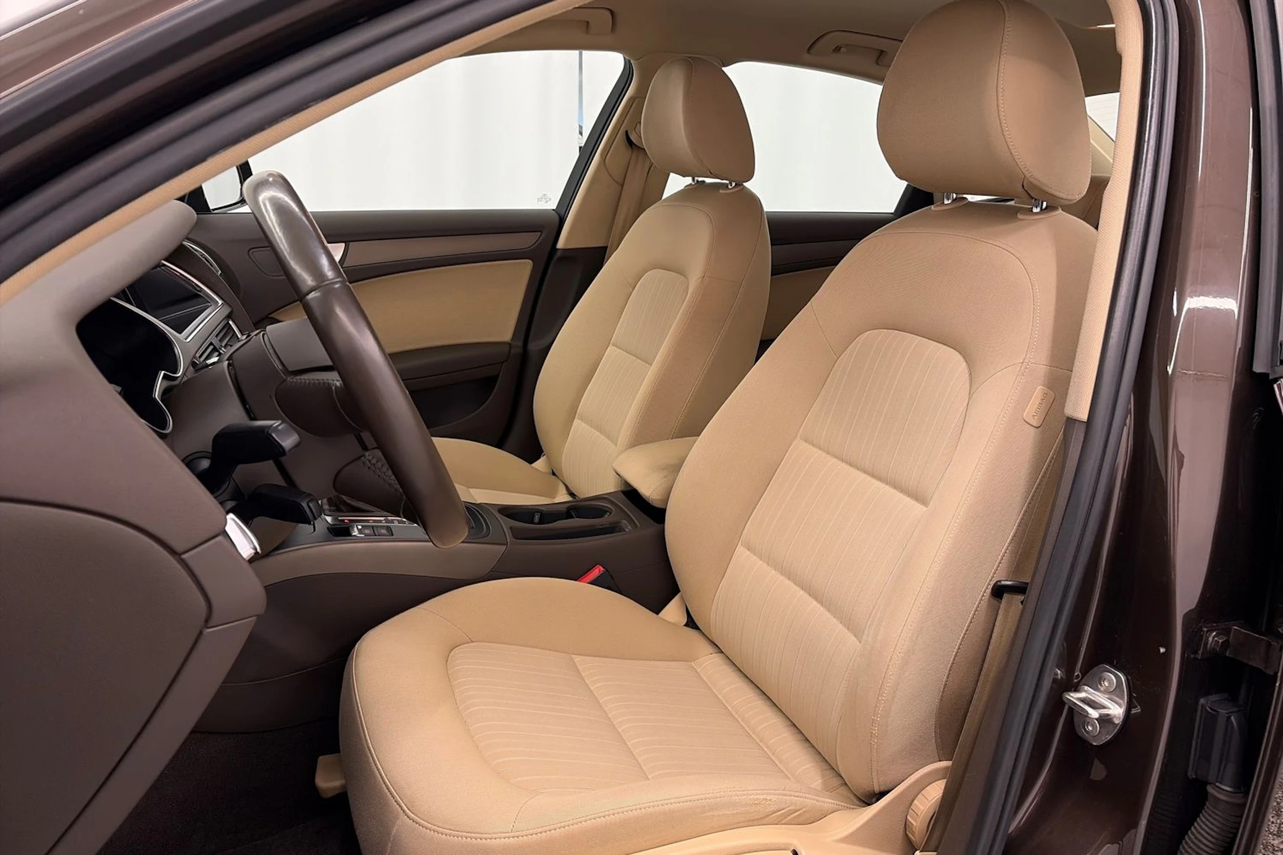 ruskea (beige) Audi A4 2013 kuva 12.