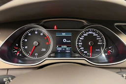 ruskea (beige) Audi A4 2013 kuva 13.