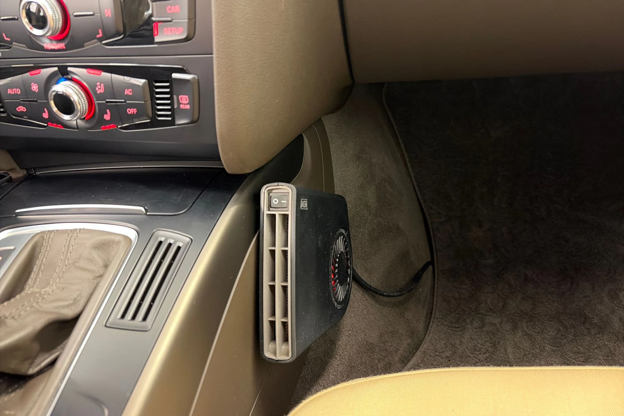 ruskea (beige) Audi A4 2013 kuva 20.