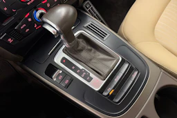 ruskea (beige) Audi A4 2013 kuva 21.