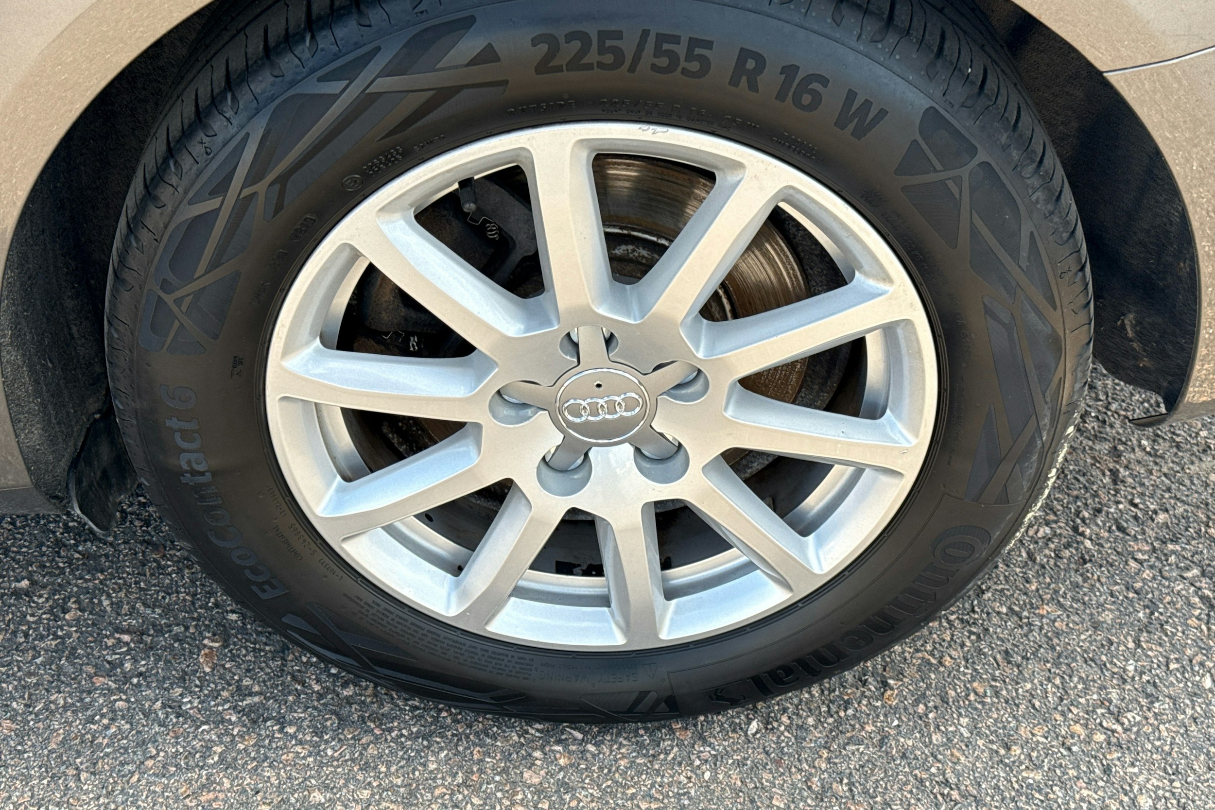 harmaa Audi A4 2013 kuva 9.