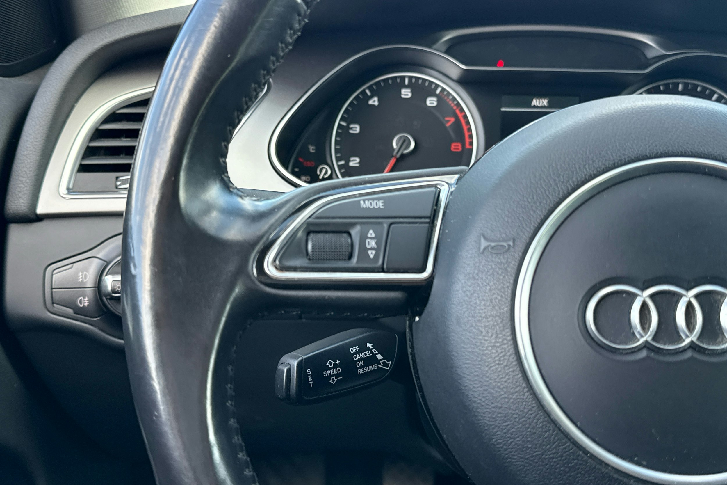 harmaa Audi A4 2013 kuva 12.