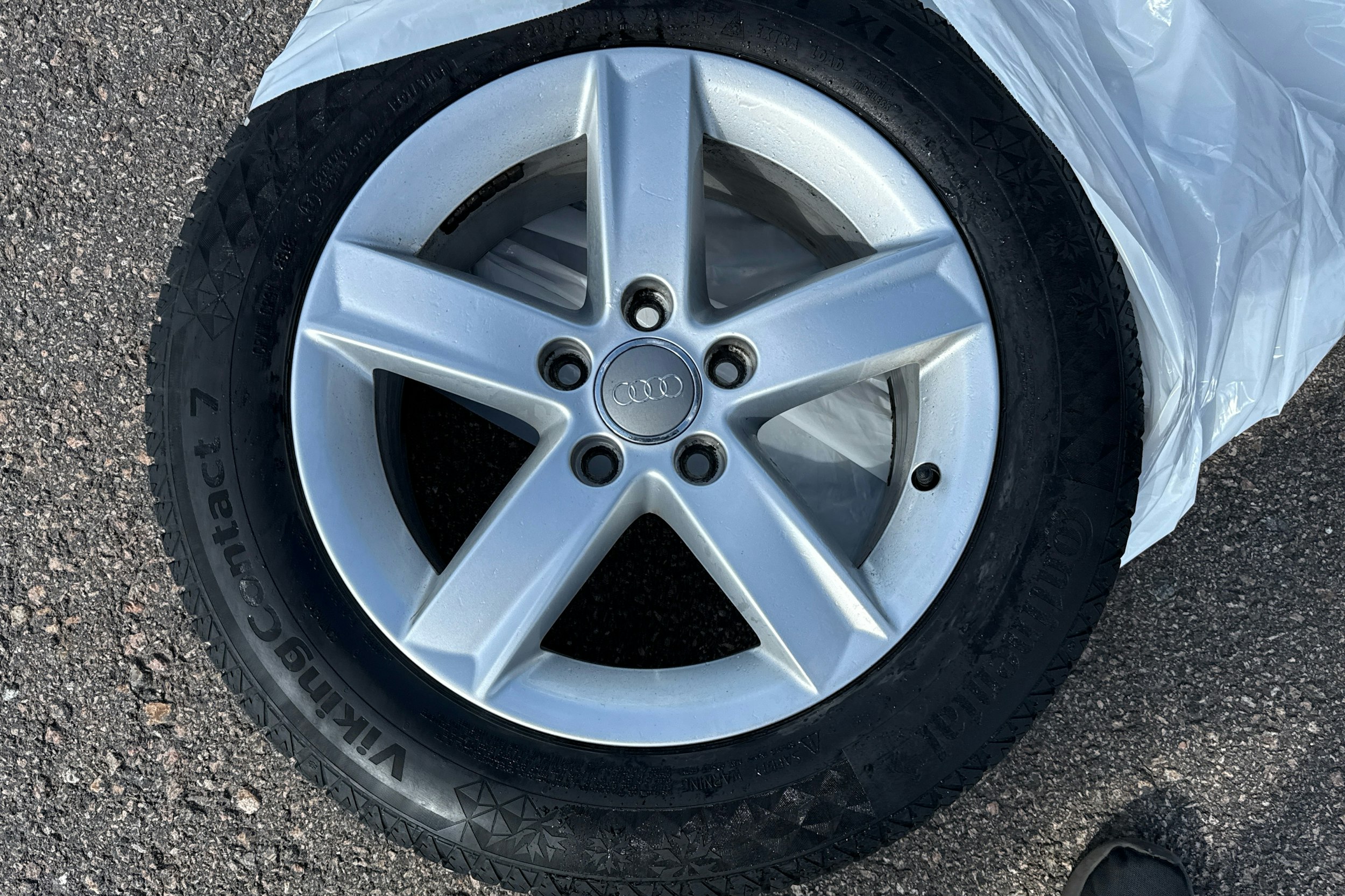 harmaa Audi A4 2013 kuva 19.