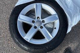 harmaa Audi A4 2013 kuva 19.