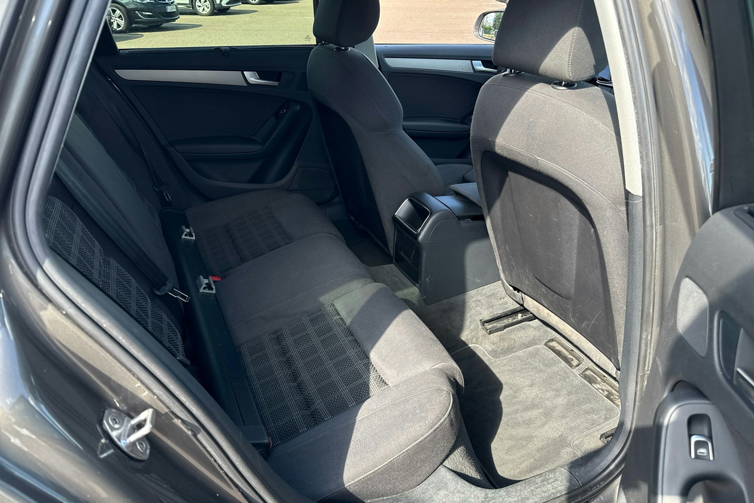 harmaa Audi A4 2013 kuva 20.