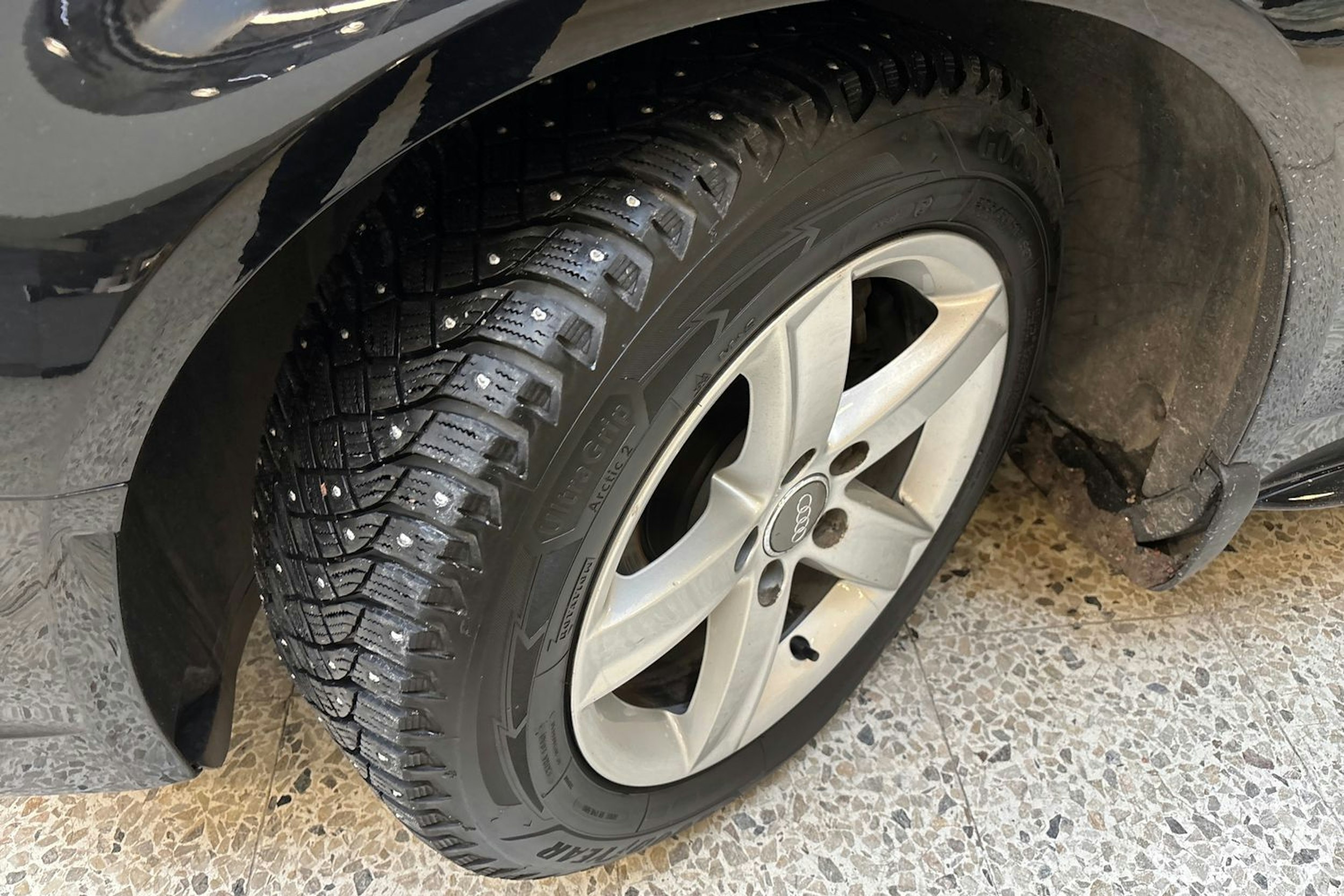 musta Audi A4 2013 kuva 13.