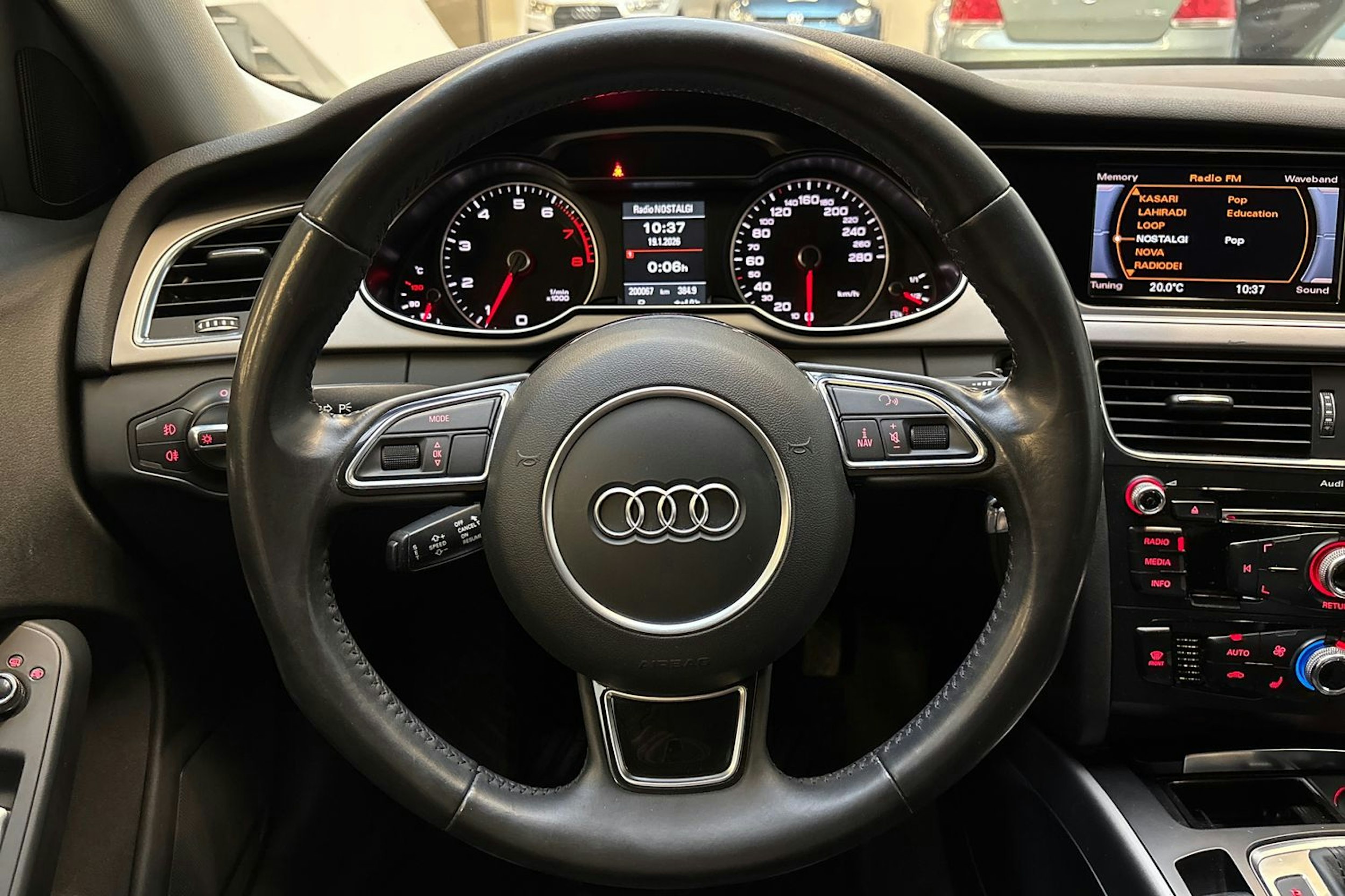 musta Audi A4 2013 kuva 18.