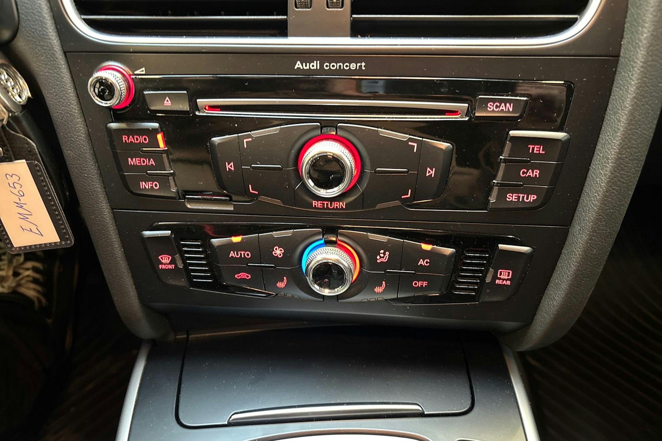 musta Audi A4 2013 kuva 21.