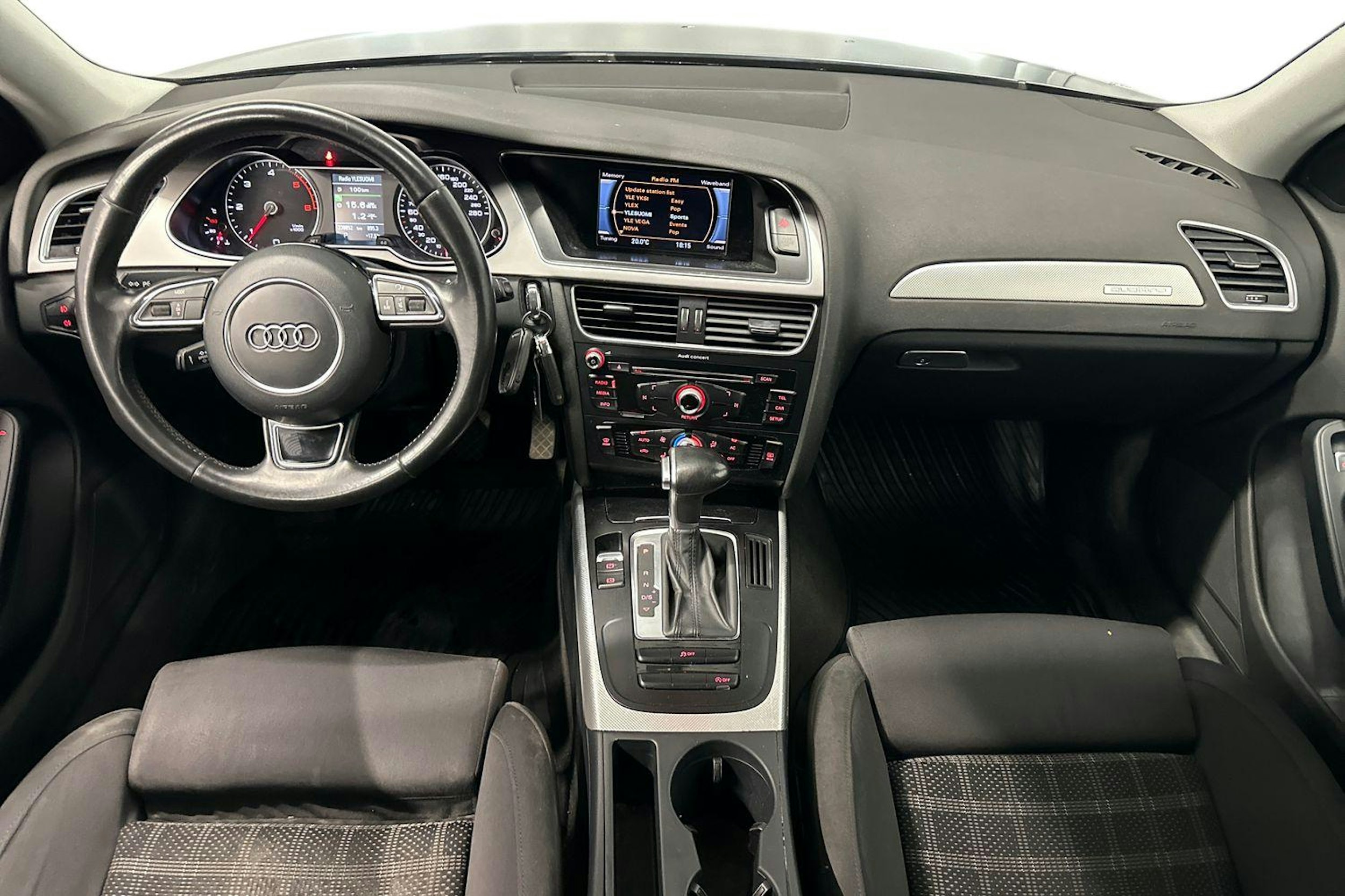 harmaa Audi A4 2013 kuva 9.