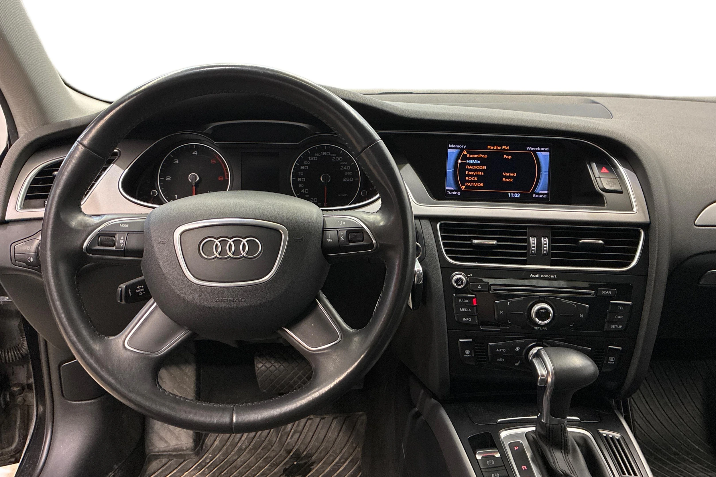 musta Audi A4 2013 kuva 9.
