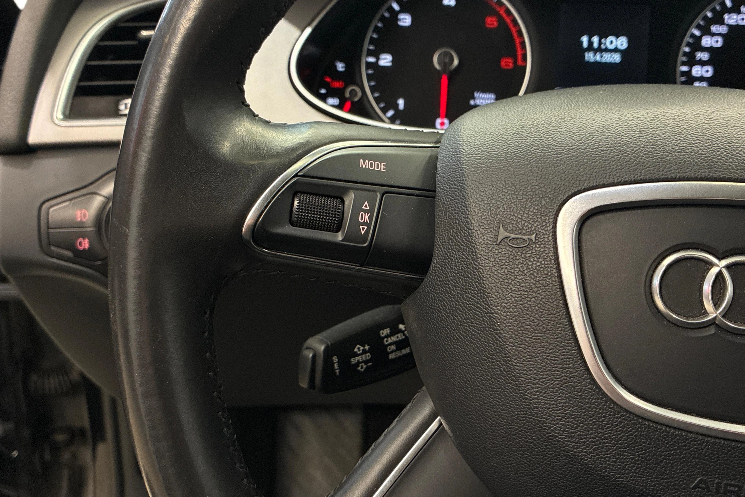 musta Audi A4 2013 kuva 11.