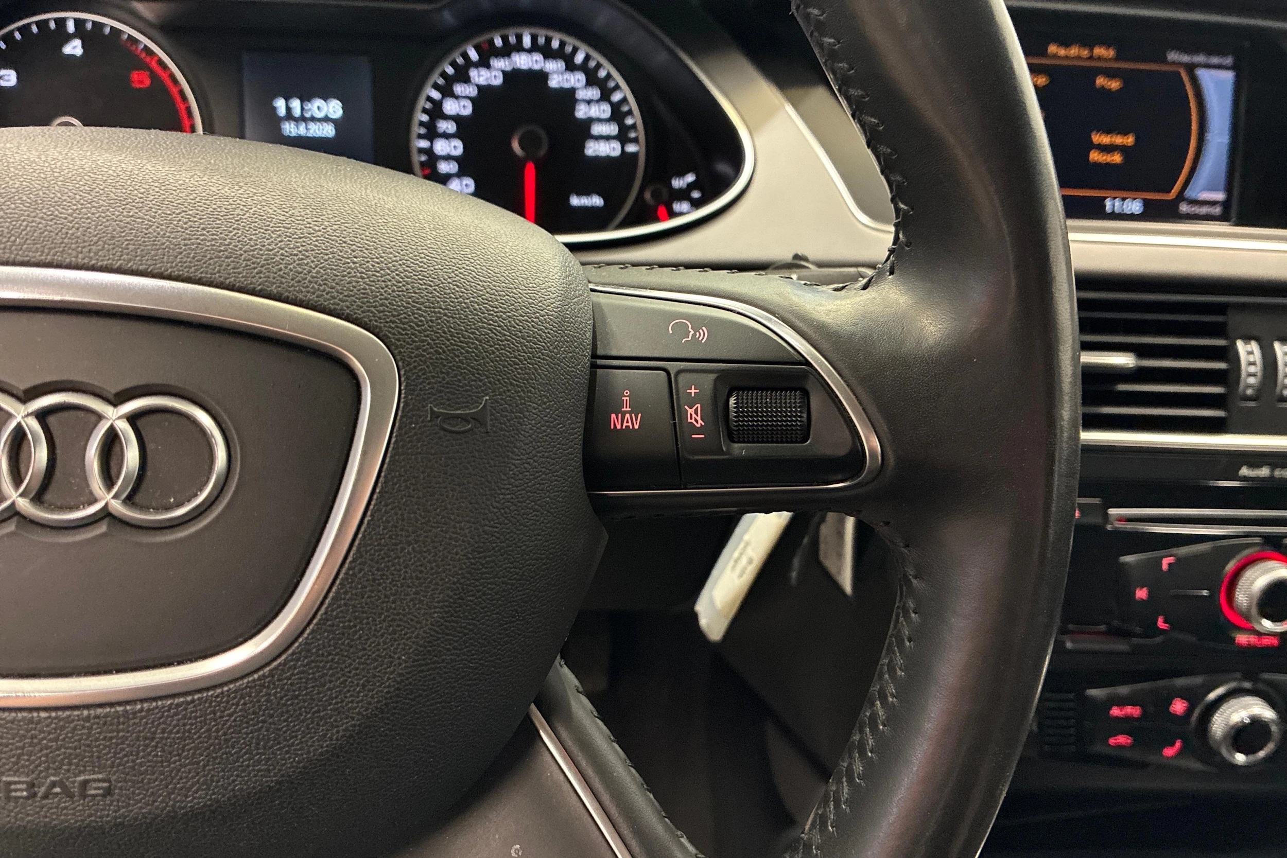 musta Audi A4 2013 kuva 12.