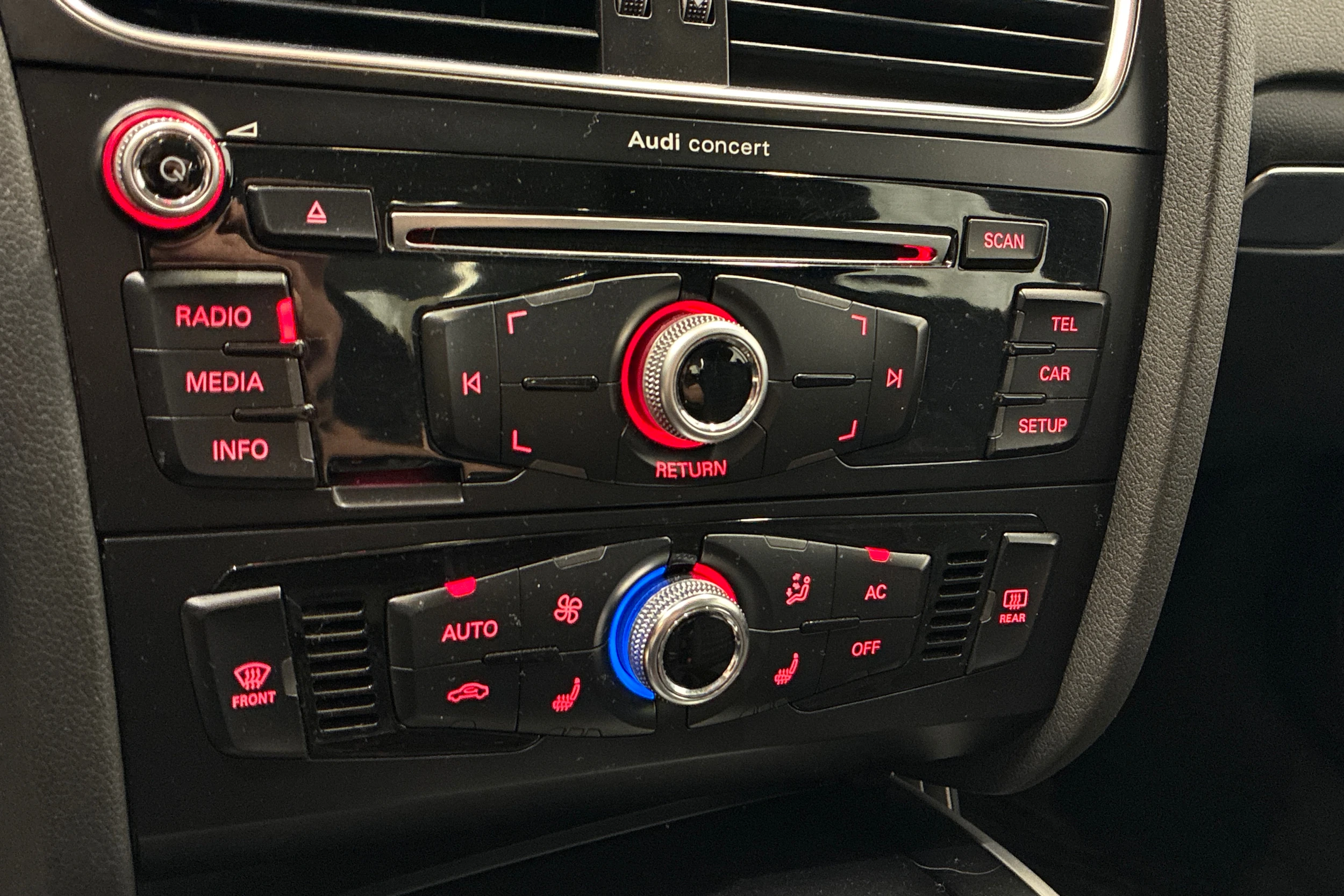 musta Audi A4 2013 kuva 18.