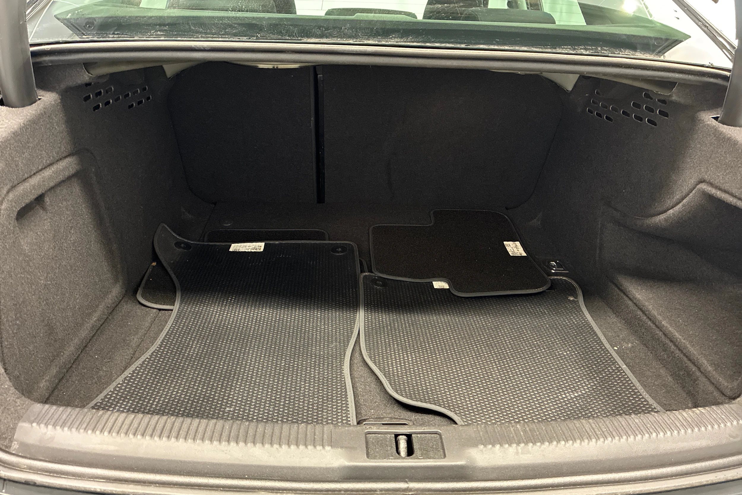 musta Audi A4 2013 kuva 23.