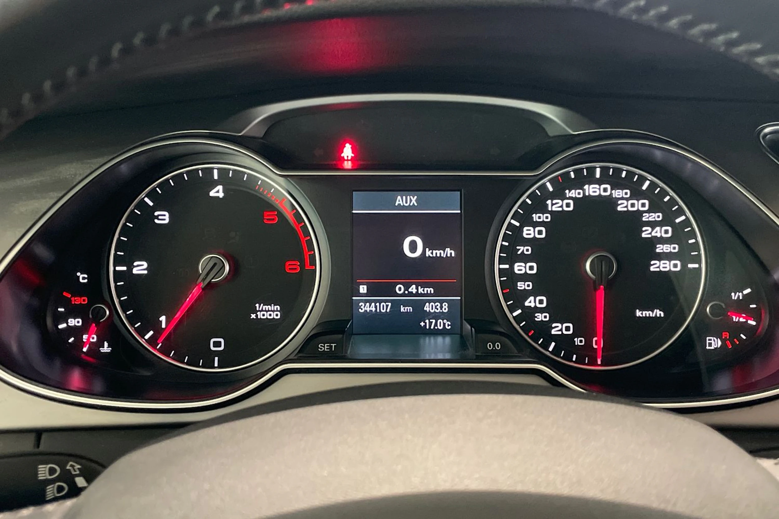 Valkoinen Audi A4 2013 kuva 11.