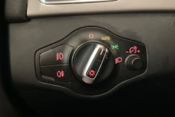 Valkoinen Audi A4 2013 kuva 16.