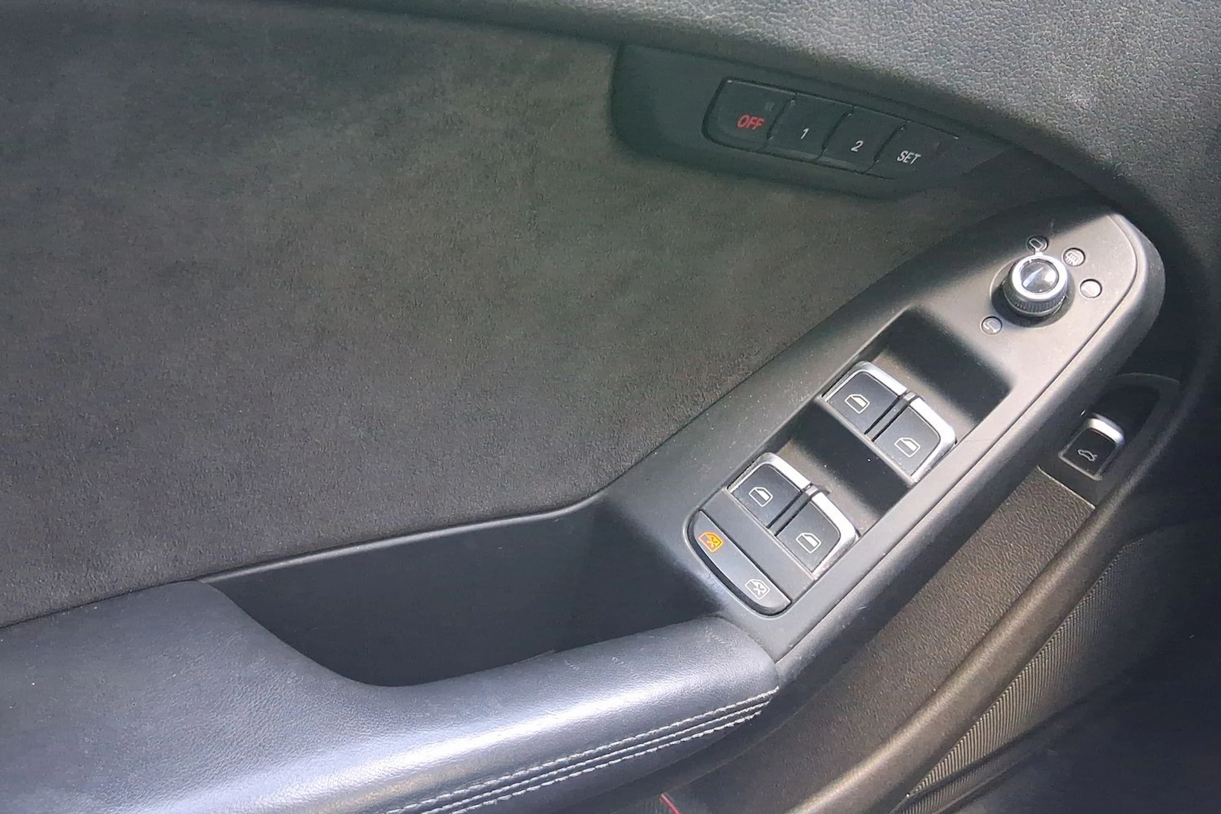 met. sininen Audi A4 2013 kuva 6.