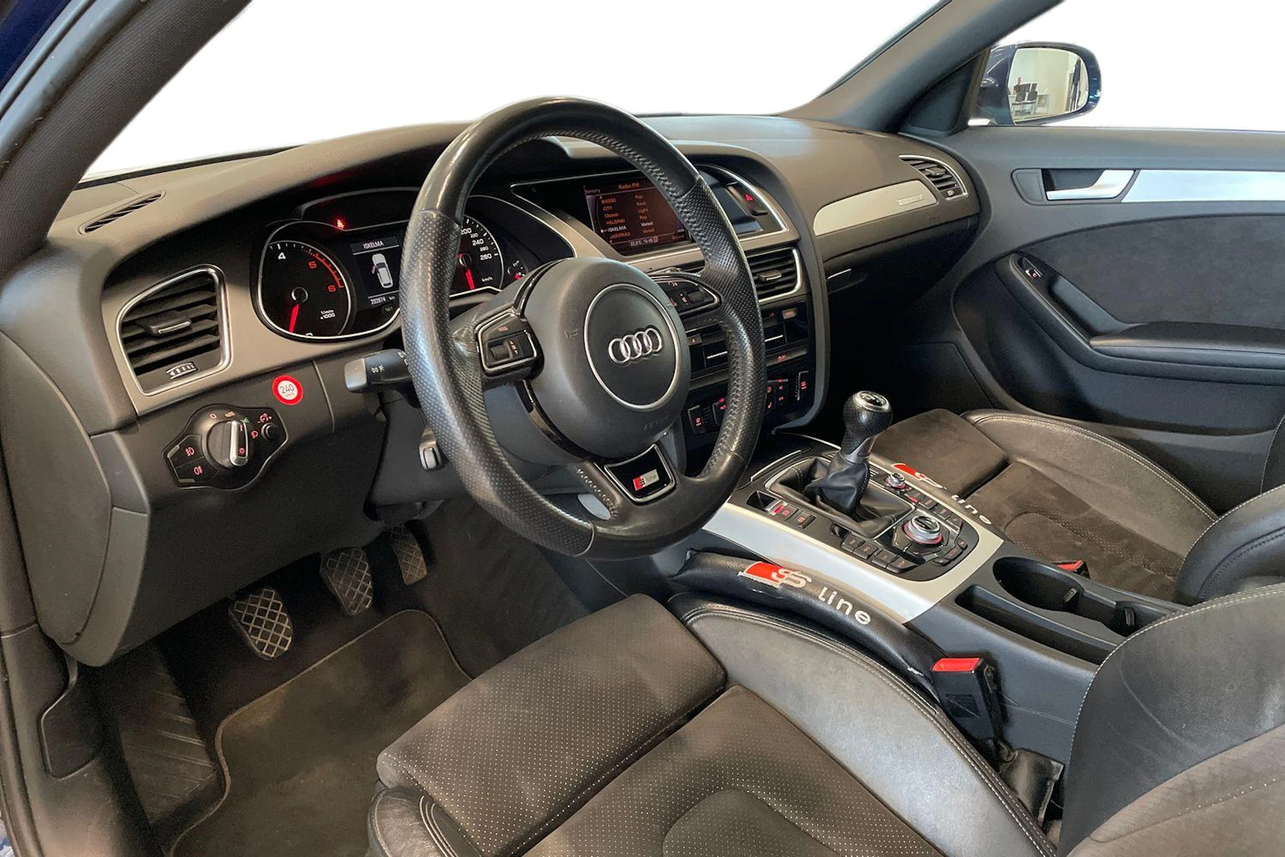 met. sininen Audi A4 2013 kuva 8.