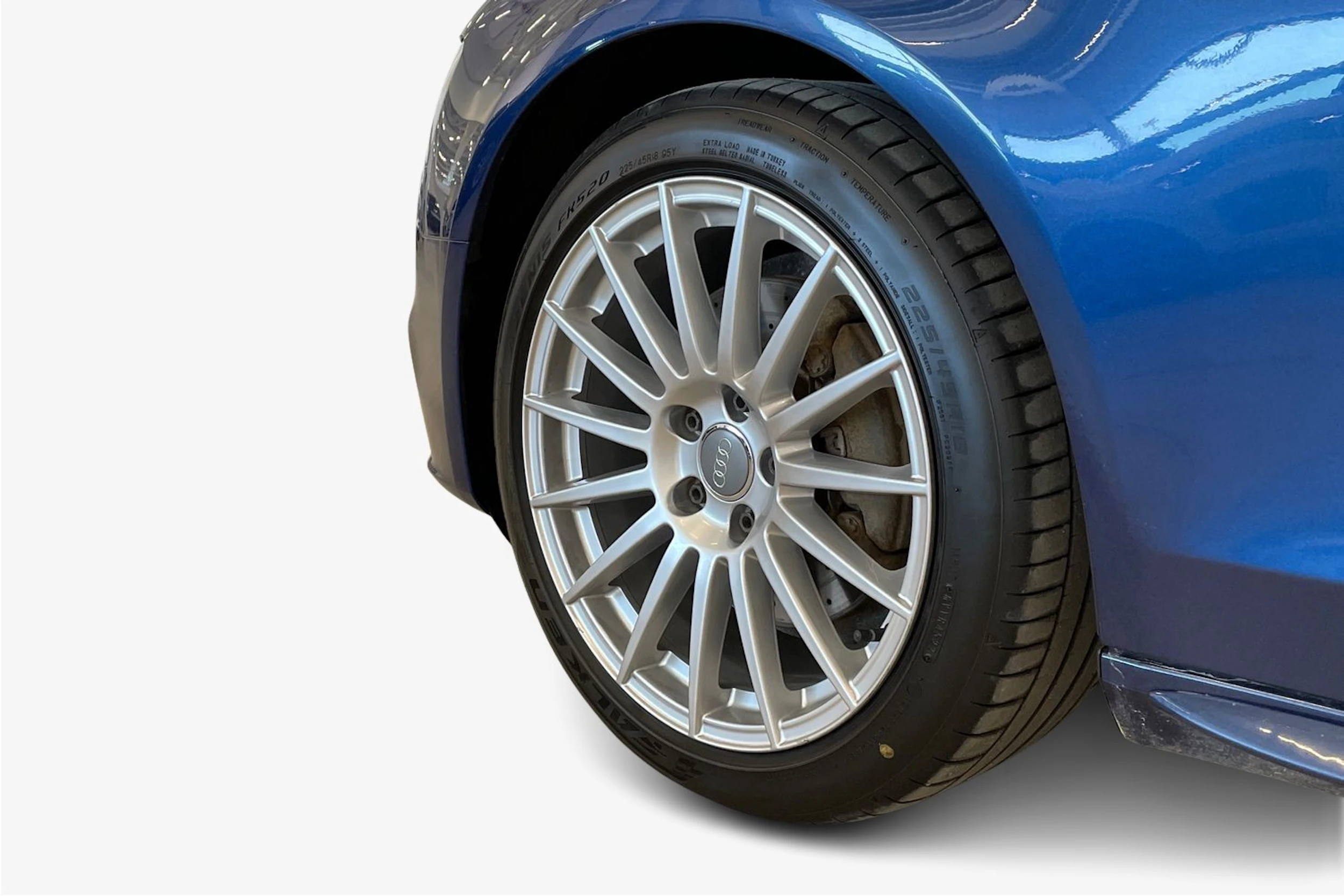 met. sininen Audi A4 2013 kuva 12.