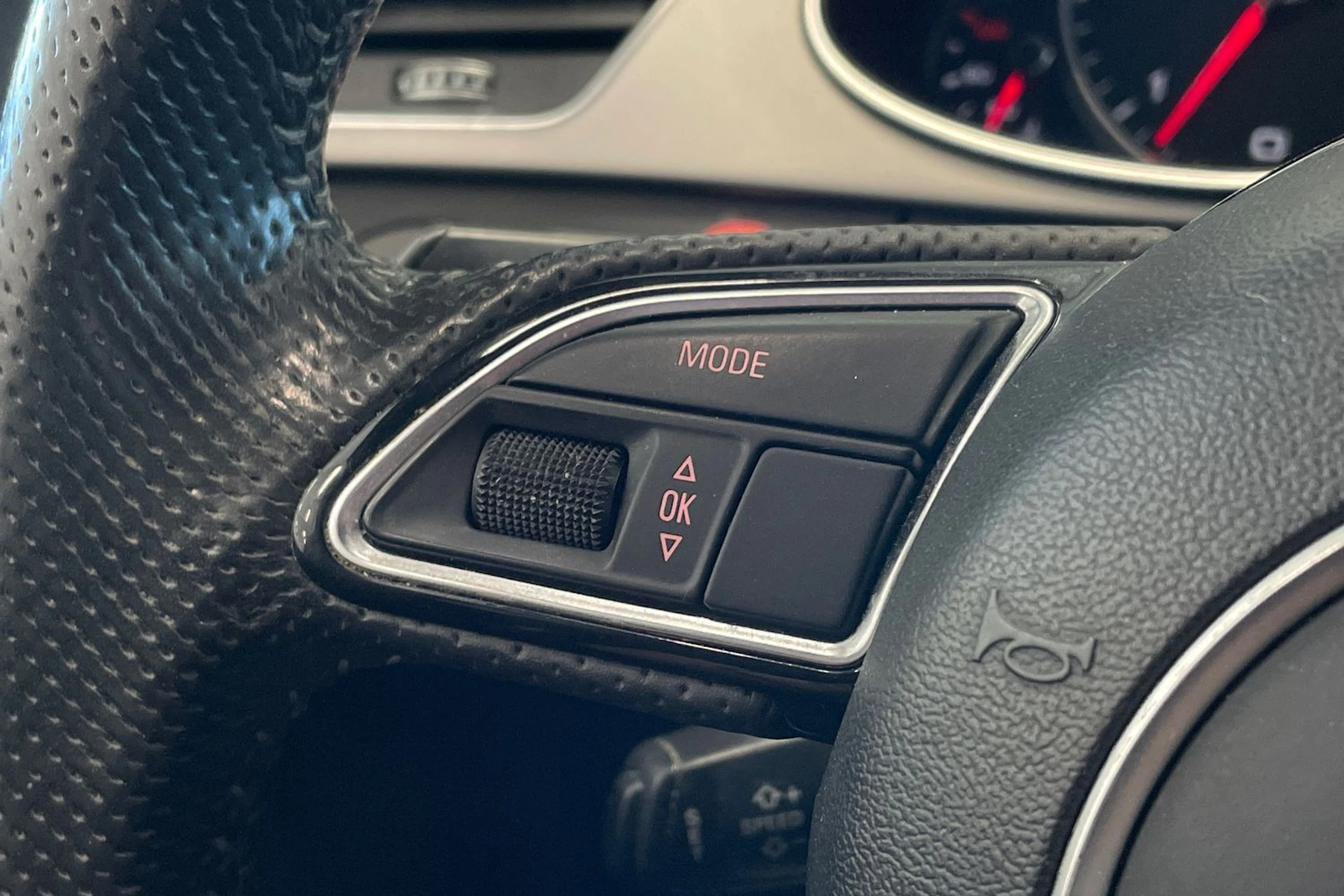 met. sininen Audi A4 2013 kuva 21.