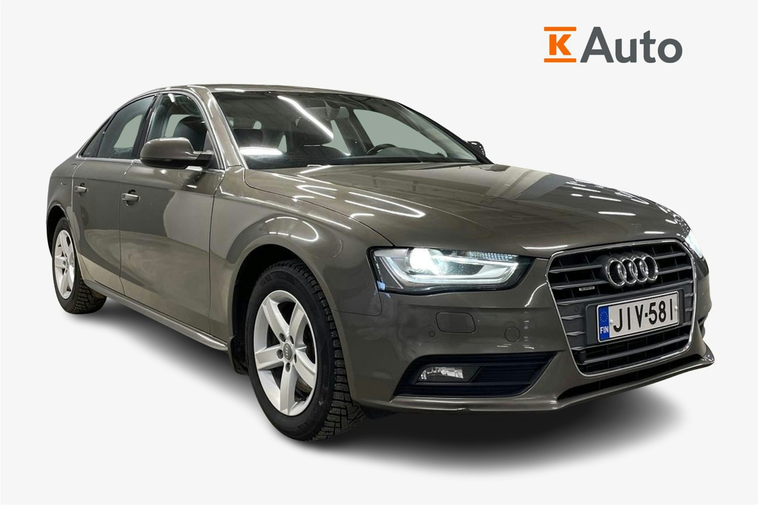 Harmaa Audi A4 2013 kuva 1.