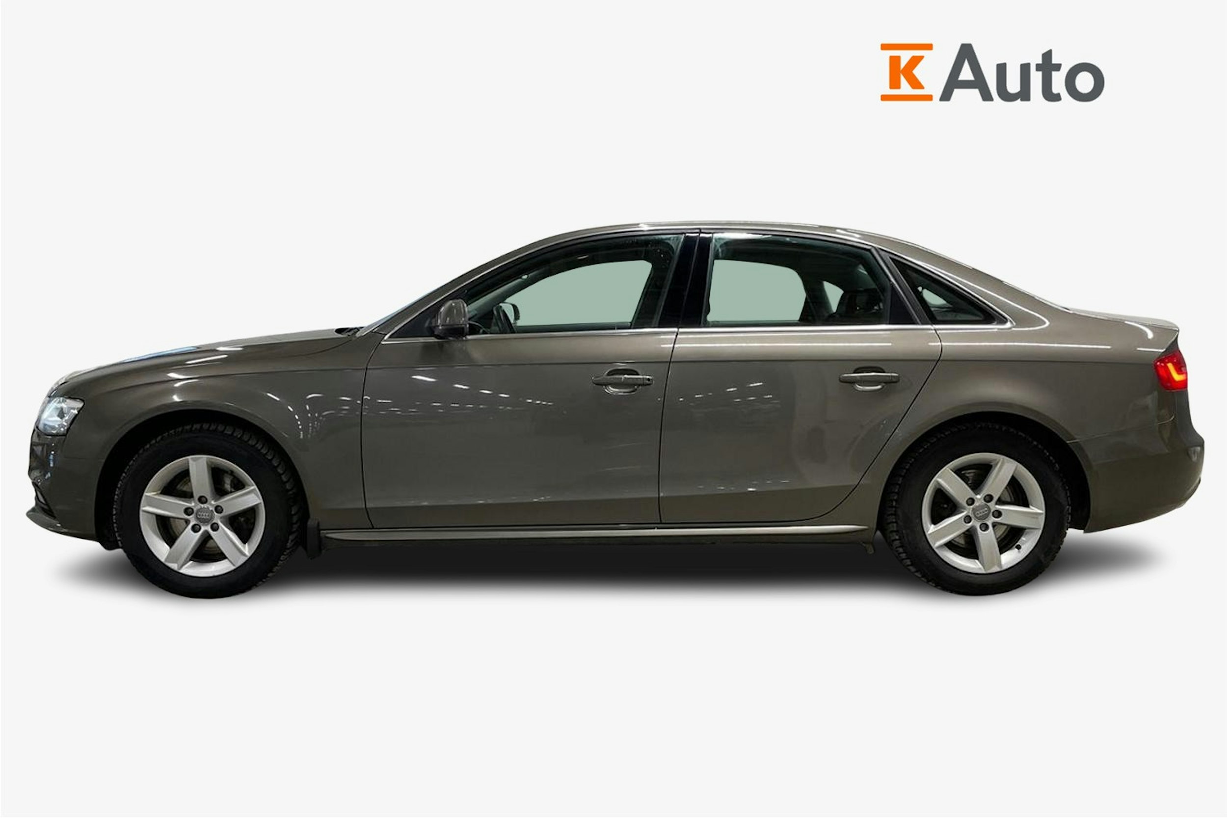 Harmaa Audi A4 2013 kuva 6.