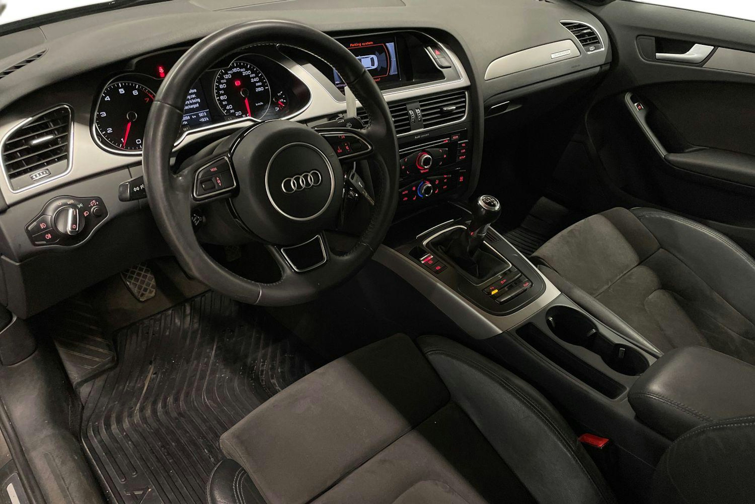 Harmaa Audi A4 2013 kuva 7.