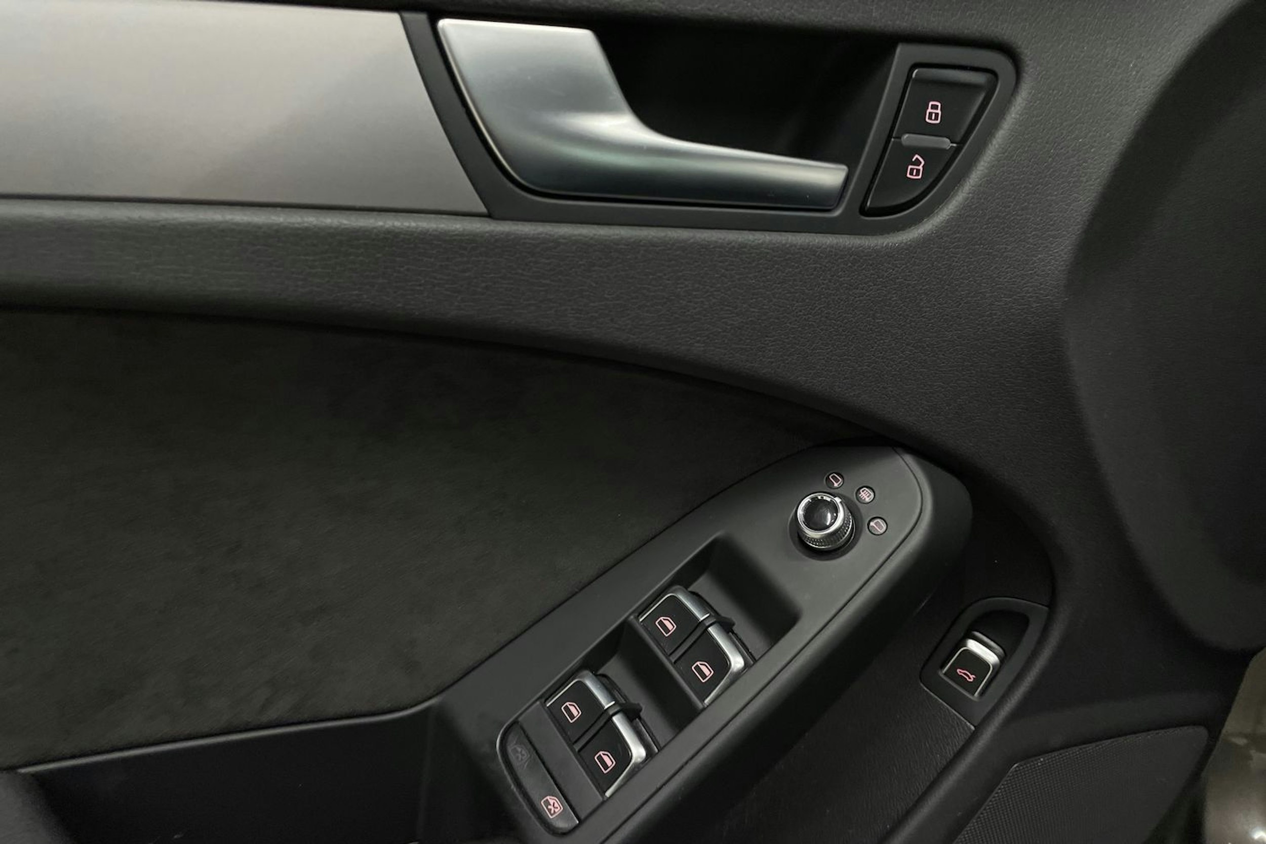 Harmaa Audi A4 2013 kuva 22.