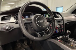 Harmaa Audi A4 2013 kuva 23.