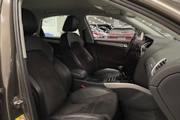 Harmaa Audi A4 2013 kuva 24.