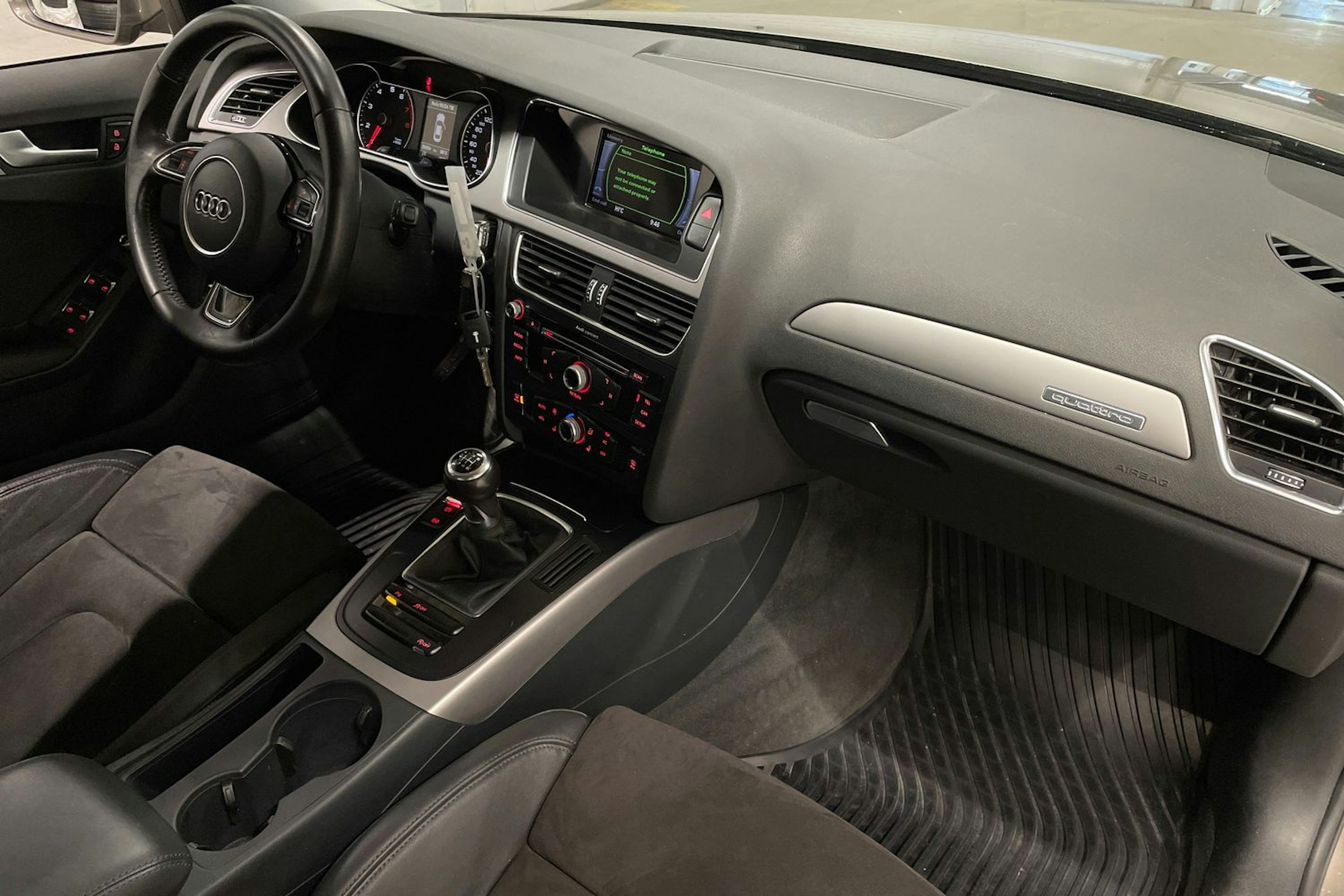 Harmaa Audi A4 2013 kuva 25.