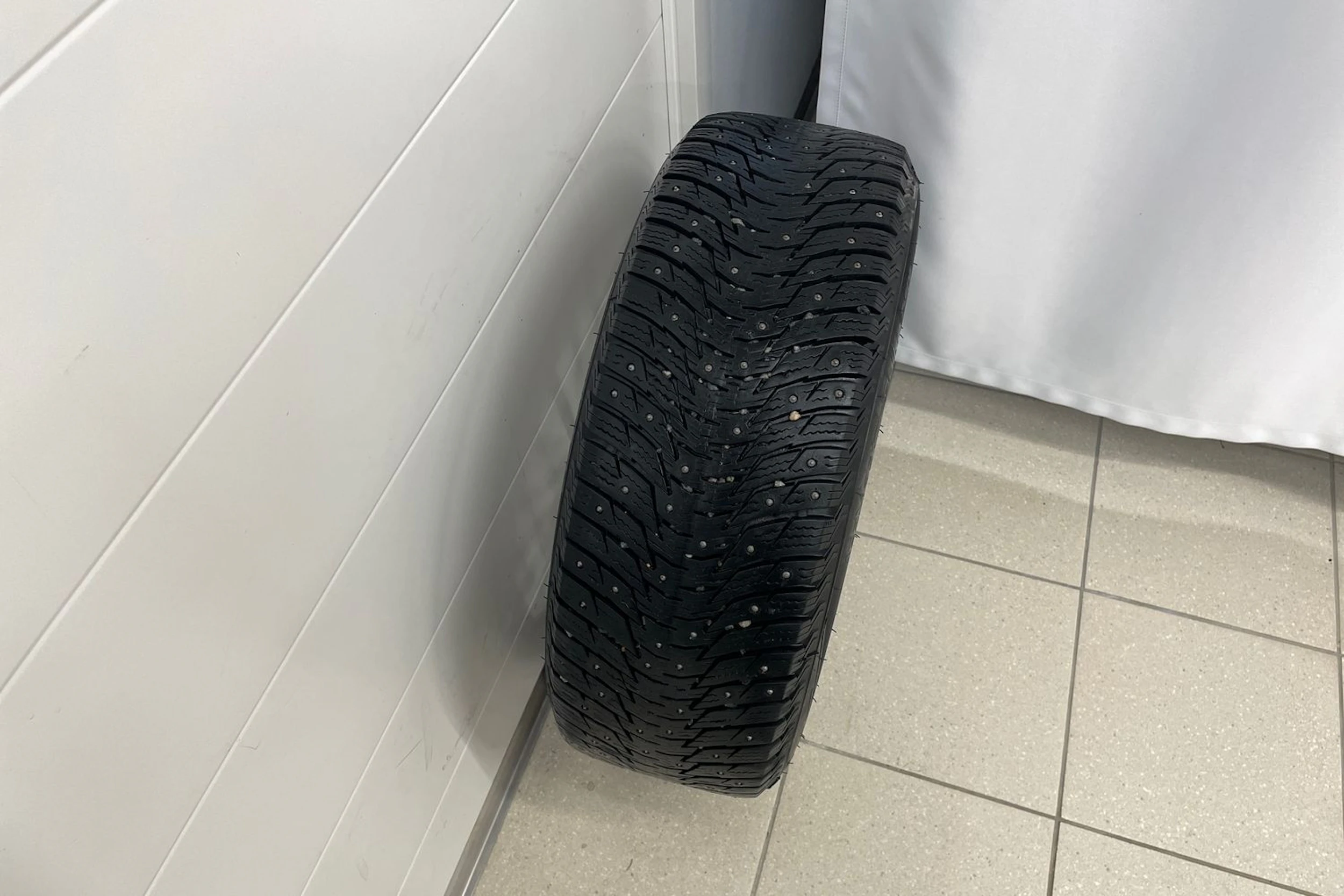 Harmaa Audi A4 2013 kuva 18.