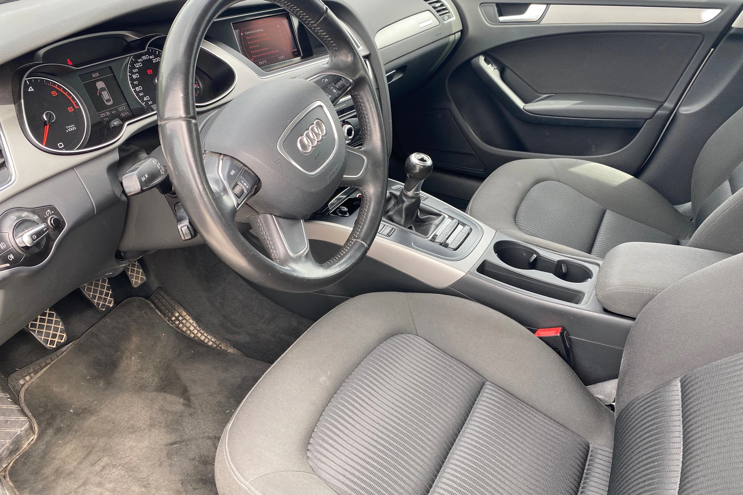 Hopea Audi A4 2013 kuva 3.