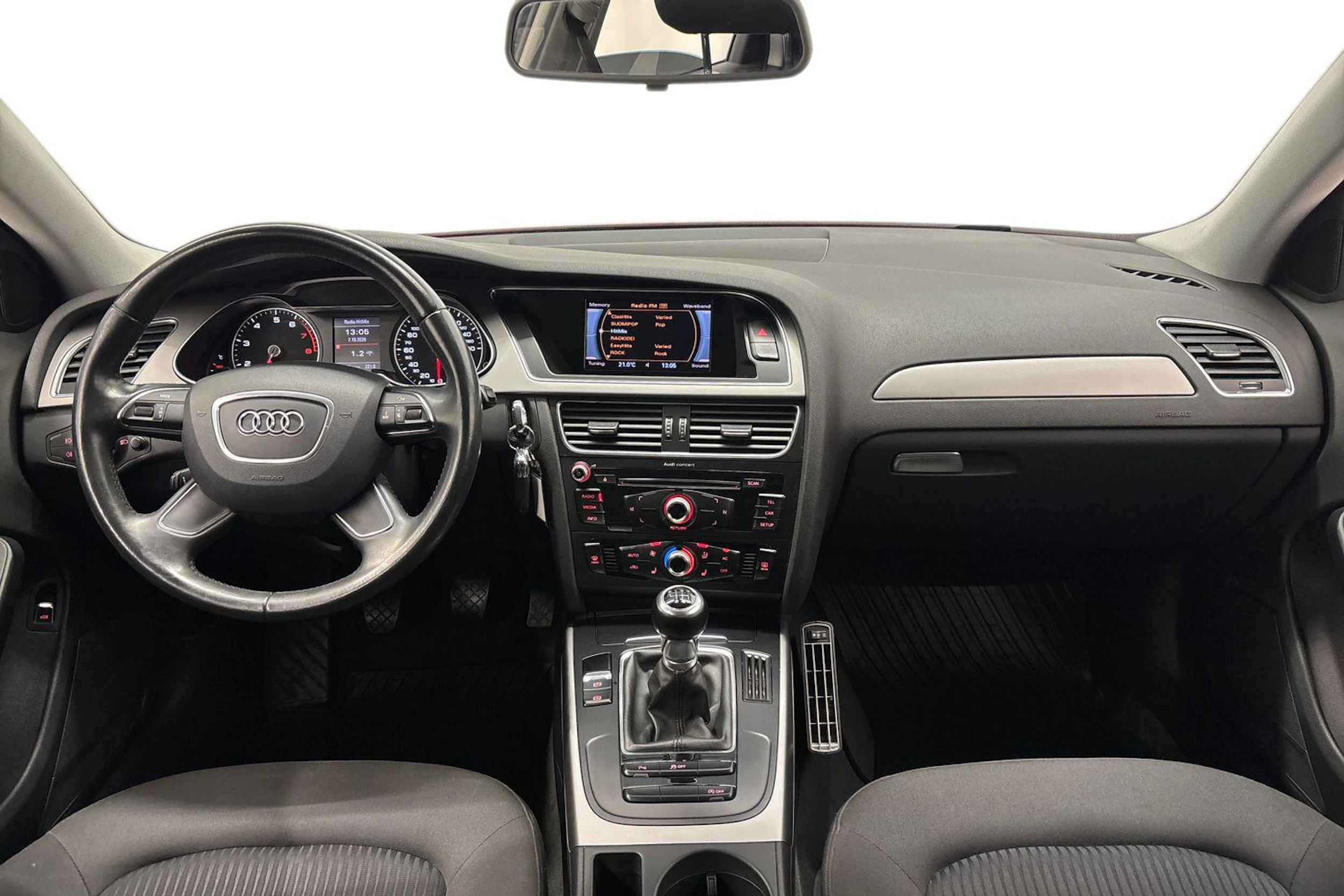 punainen Audi A4 2013 kuva 7.