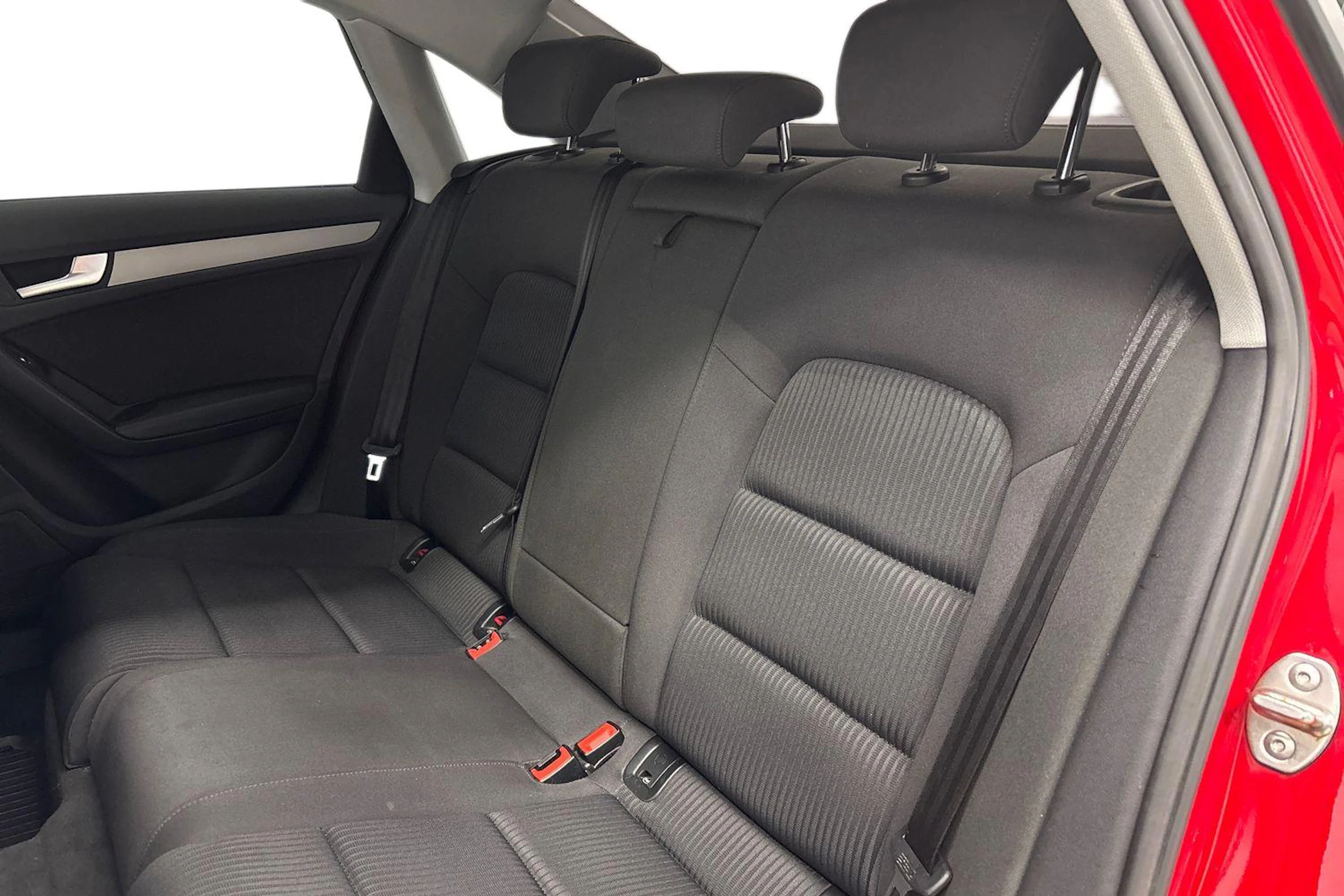 punainen Audi A4 2013 kuva 8.