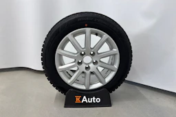 punainen Audi A4 2013 kuva 10.