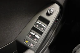 punainen Audi A4 2013 kuva 16.