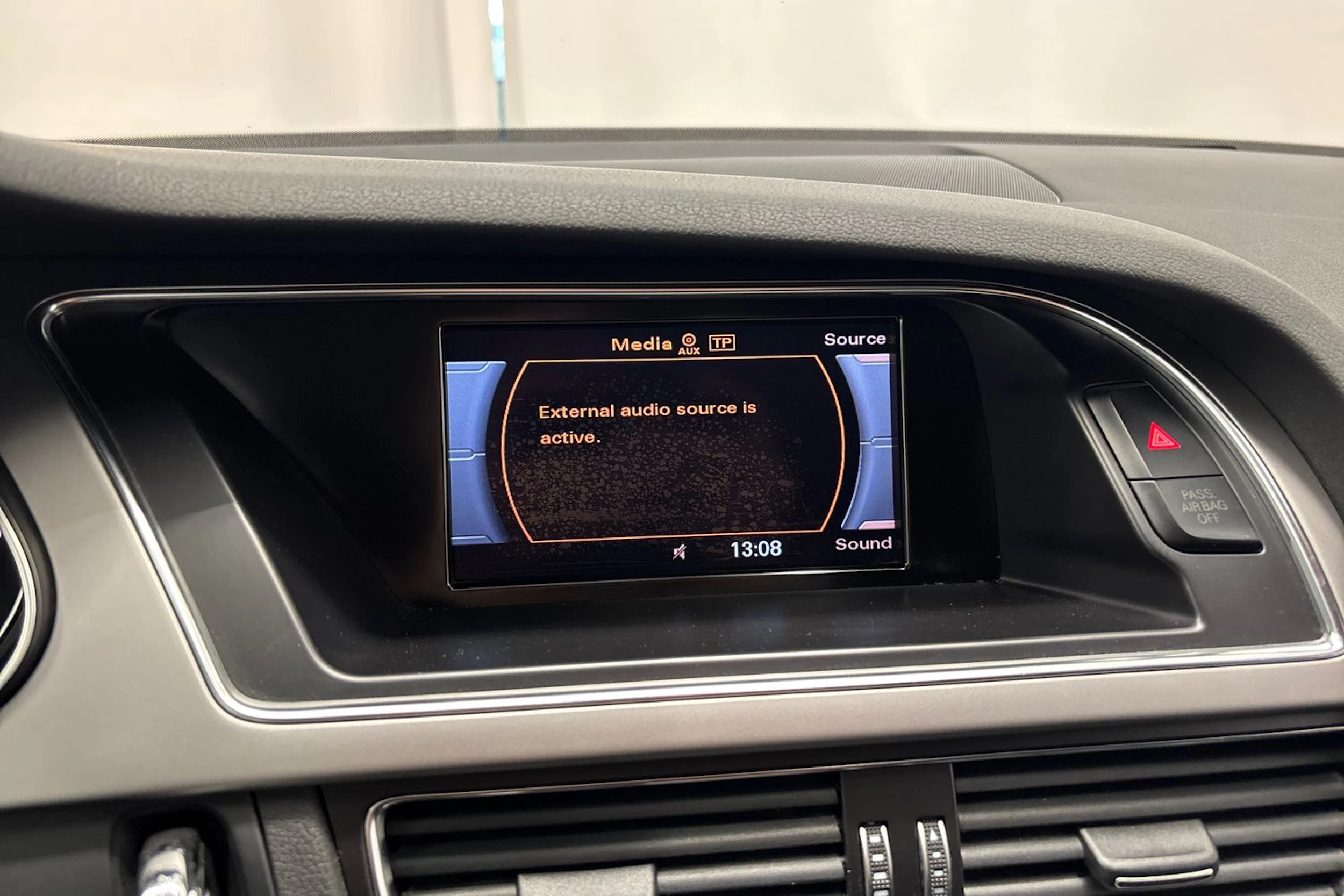 punainen Audi A4 2013 kuva 17.