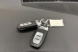 punainen Audi A4 2013 kuva 22.