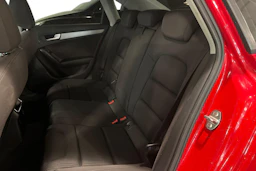 punainen Audi A4 2013 kuva 11.